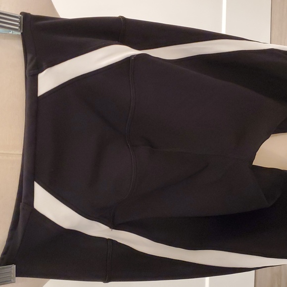 Split 59 women’s Black Leggings with White Stripes size tag removed size s - Picture 3 of 8